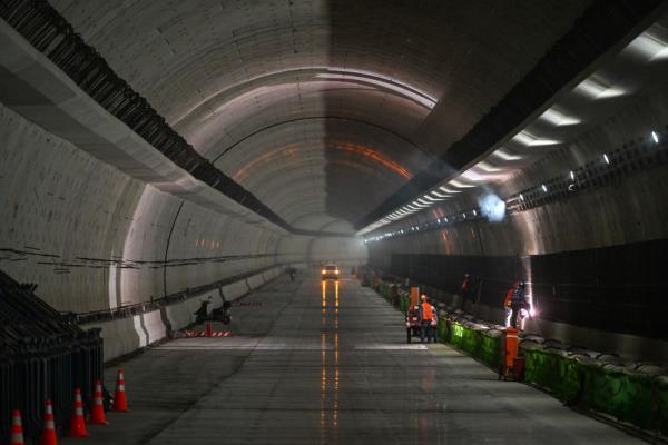 江阴靖江长江隧道施工忙