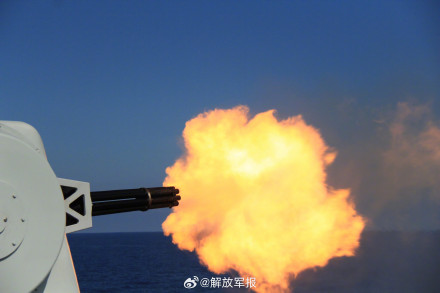 昼夜不息！多艘舰艇火力全开