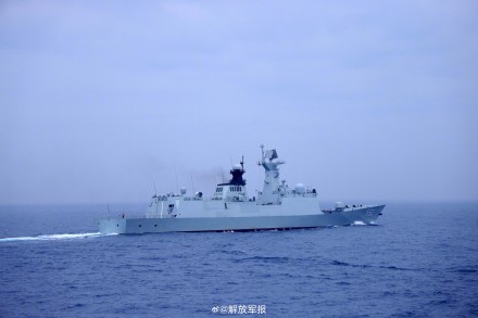 昼夜不息！多艘舰艇火力全开