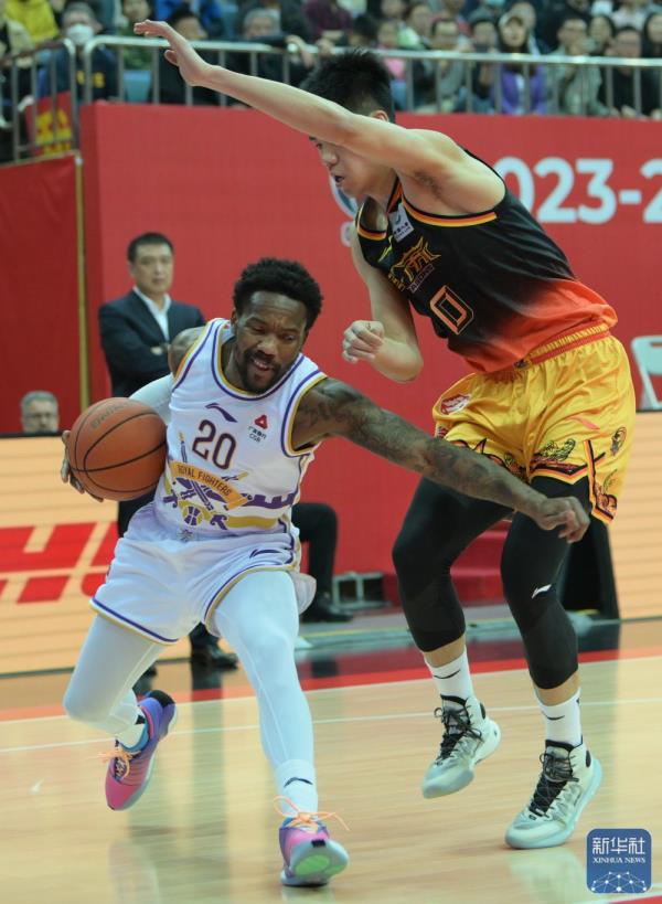 篮球丨CBA常规赛：江苏肯帝亚不敌北京控股