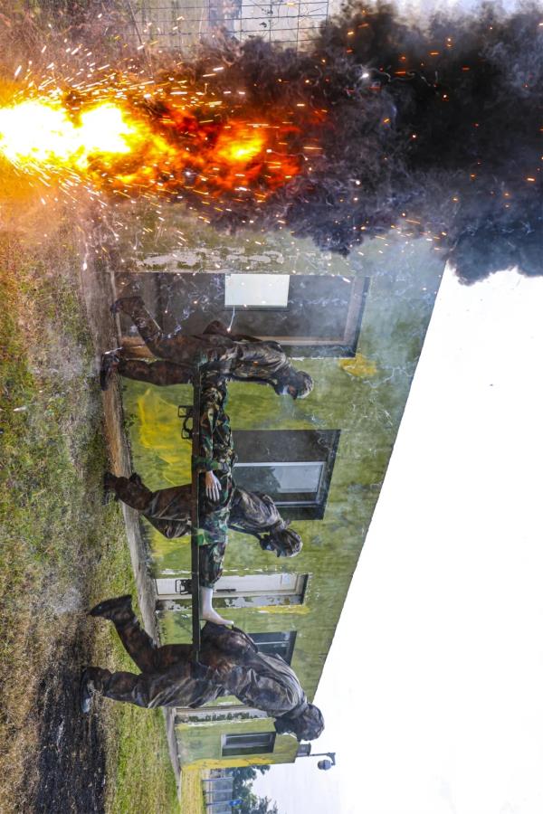 这组军营大片，超燃！