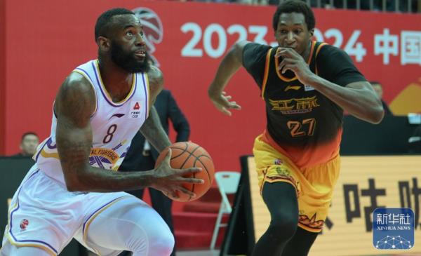 篮球丨CBA常规赛：江苏肯帝亚不敌北京控股