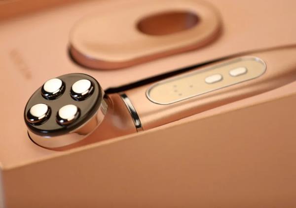 国家明确，导游不应强迫购物→