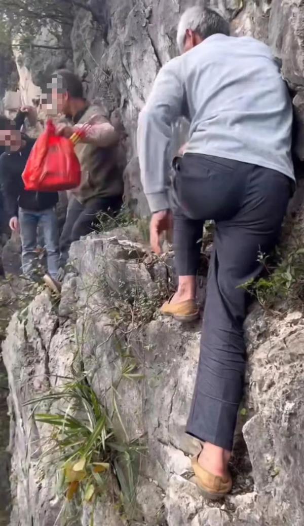 “华南f3”祭祖拜山究竟有多拼？网友：一年一度的野外生存训练