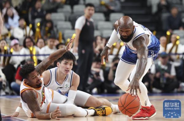 篮球丨CBA常规赛:新疆伊力特胜吉林九台农商银行 篮球丨CBA常规赛:新疆伊力特胜吉林九台农商银行