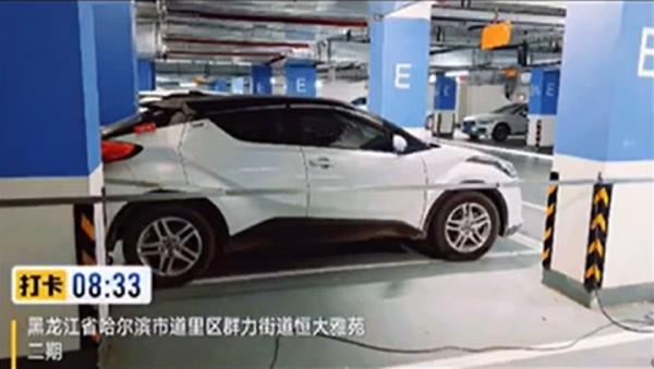 车位多次被占，业主“放大招”封上，律师：没有不妥