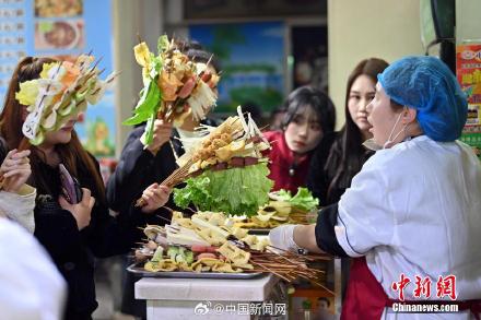 稳稳接住“泼天的富贵”!天水3月旅游综合收入27亿元 稳稳接住“泼天的富贵”!天水3月旅游综合收入27亿元