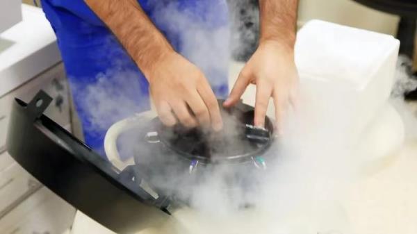 英国医院爆丑闻：数百冻卵无法存活，上百女性顾客失去当妈妈机会