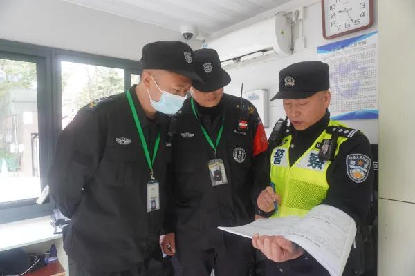 记住上海街头巷尾的这种标识，关键时刻能救你！尤其半夜时分