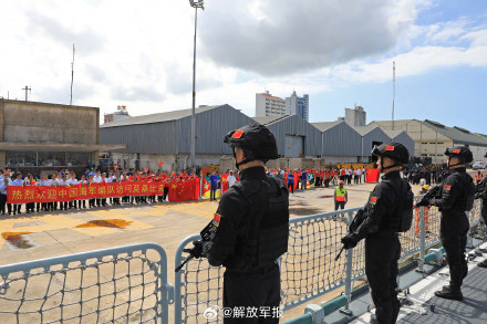 海军第45批护航编队访问莫桑比克