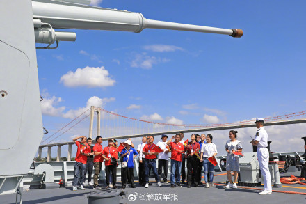 海军第45批护航编队访问莫桑比克