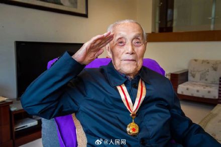 送别！111岁开国将军张力雄去世
