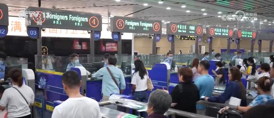 港澳居民“北上”成热潮 清明假期拱北口岸迎客流高峰