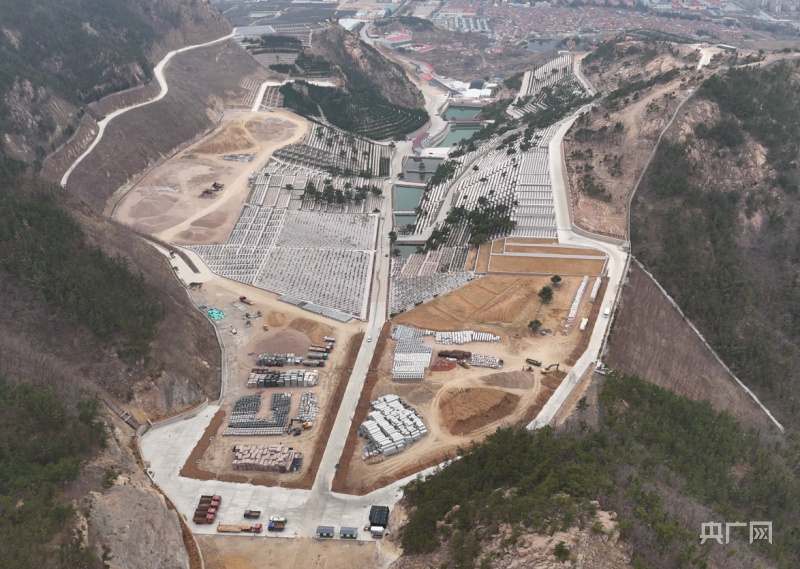 青岛崂山景区数百亩青山遭非法公墓霸占:毁林挖山扩建牟利 青岛崂山景区数百亩青山遭非法公墓霸占:毁林挖山扩建牟利