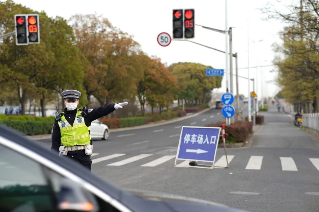 上海警方启动高等级勤务确保清明小长假平安有序