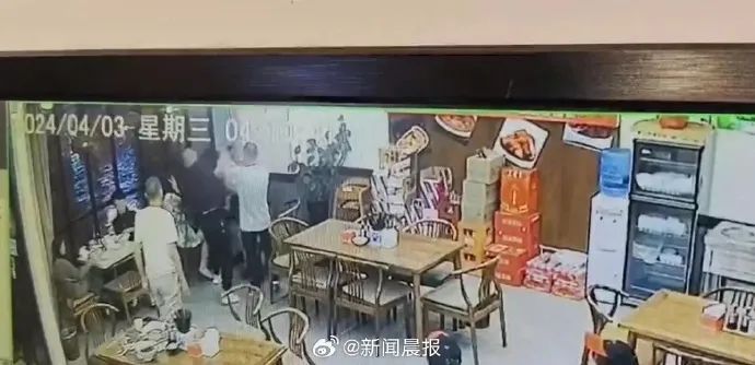 搭讪女孩被拒竟殴打女孩？冷某松(男，56岁），刑拘！