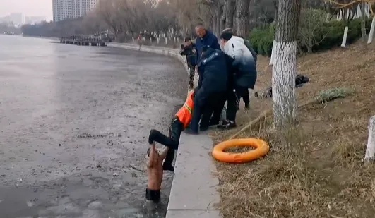 徒手破冰救人 潍坊王建民荣登全国“见义勇为勇士榜”