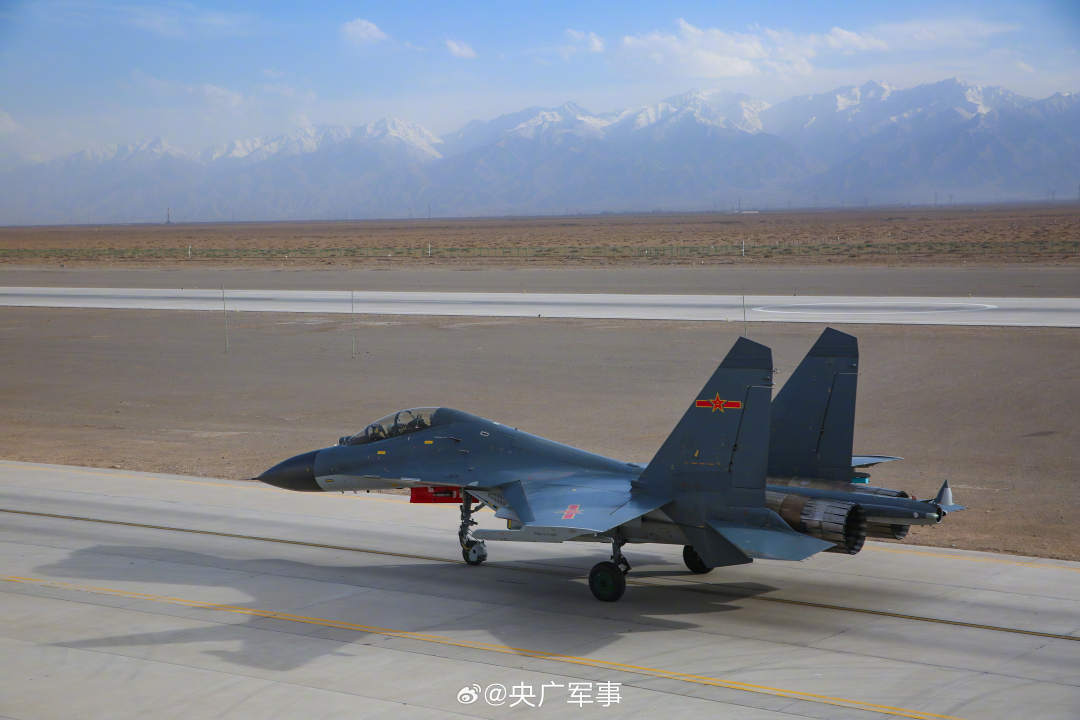 空天利刃！空军战机跨昼夜出击现场画面