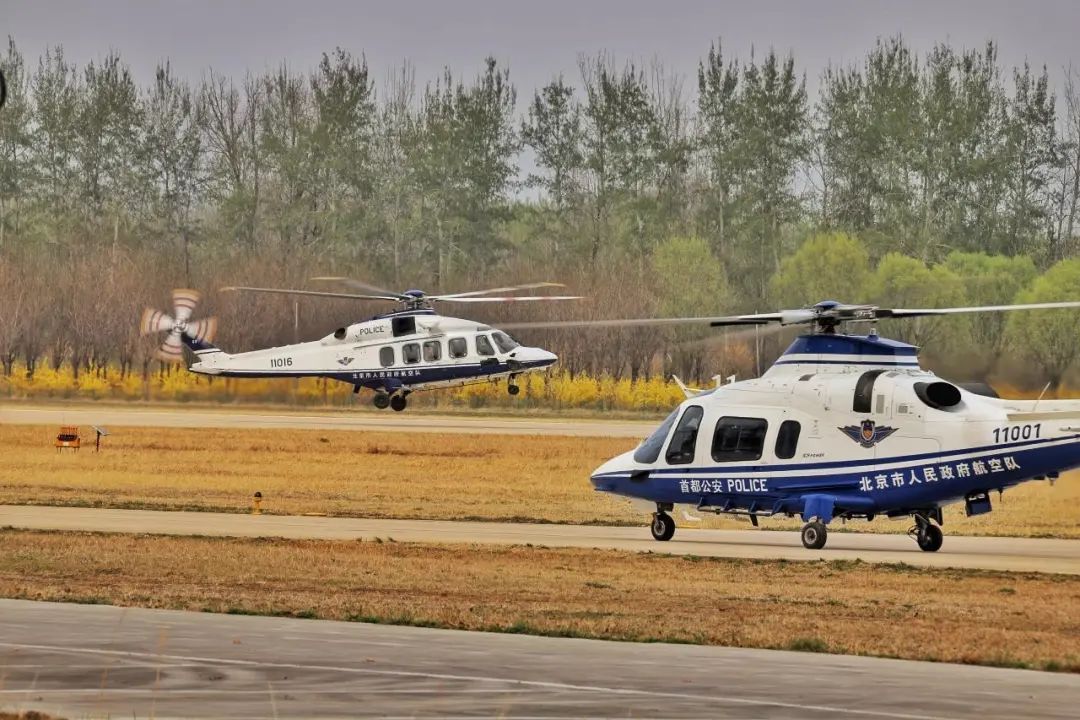 “空中警鹰”!清明期间,北京警用直升机在行动 “空中警鹰”!清明期间,北京警用直升机在行动