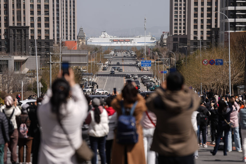 辽宁大连：春意滨城邂逅“通海大街”