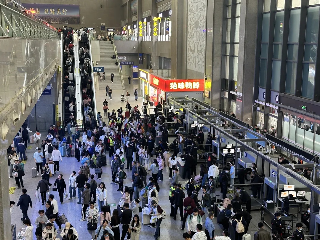 660万+!湖北这些景区要排长队 660万+!湖北这些景区要排长队