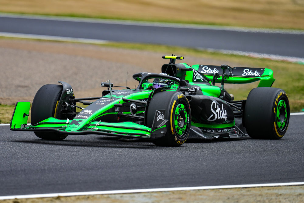 F1日本大奖赛：红牛车队包揽第一场练习赛前二