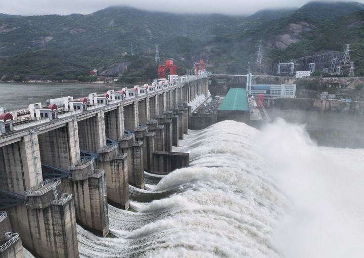 福建水口水电站开闸泄洪