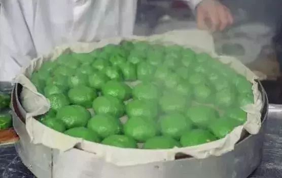 春天第一口美味来袭！艾糍清香甜糯，怎么吃才更健康？