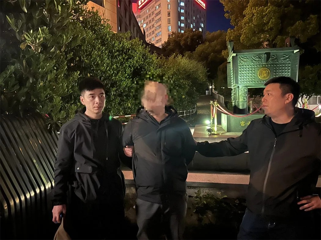 突然被封！一下收款上万元后，杭州老板被吓傻：还以为小年轻玩浪漫...