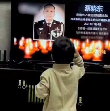 “我长大了，爸爸就回来了”