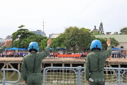 海军第45批护航编队结束访问莫桑比克