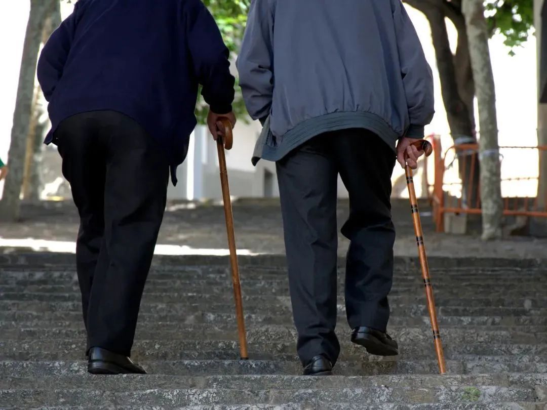 这种运动可能比跑步还伤膝!还有人天天做,特别是春天! 这种运动可能比跑步还伤膝!还有人天天做,特别是春天!