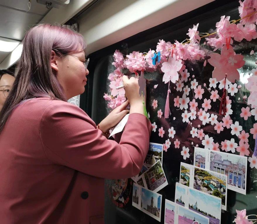 与花海来一场浪漫邂逅!这几趟列车含“樱”量超高 与花海来一场浪漫邂逅!这几趟列车含“樱”量超高