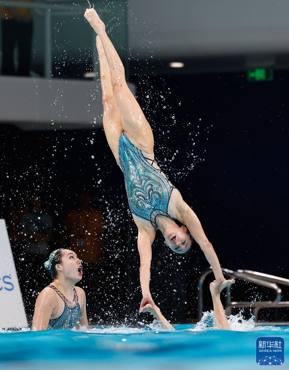 花样游泳世界杯北京站：中国队获集体自由自选冠军