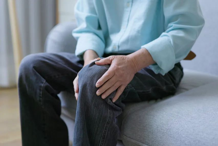 这种运动可能比跑步还伤膝!还有人天天做,特别是春天! 这种运动可能比跑步还伤膝!还有人天天做,特别是春天!