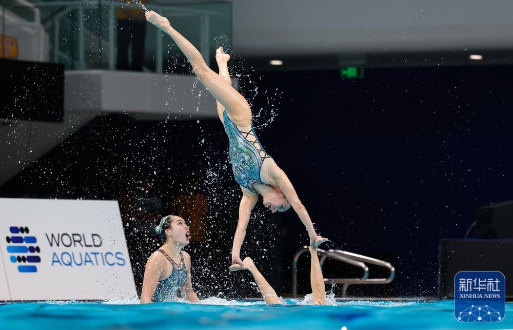 花样游泳世界杯北京站：中国队获集体自由自选冠军