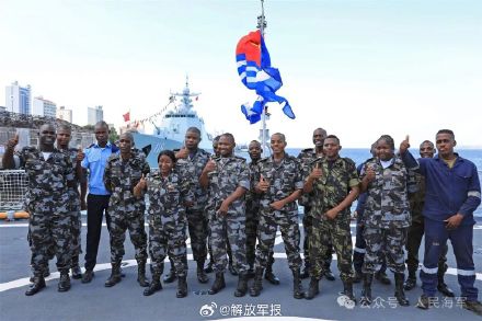 海军第45批护航编队结束访问莫桑比克