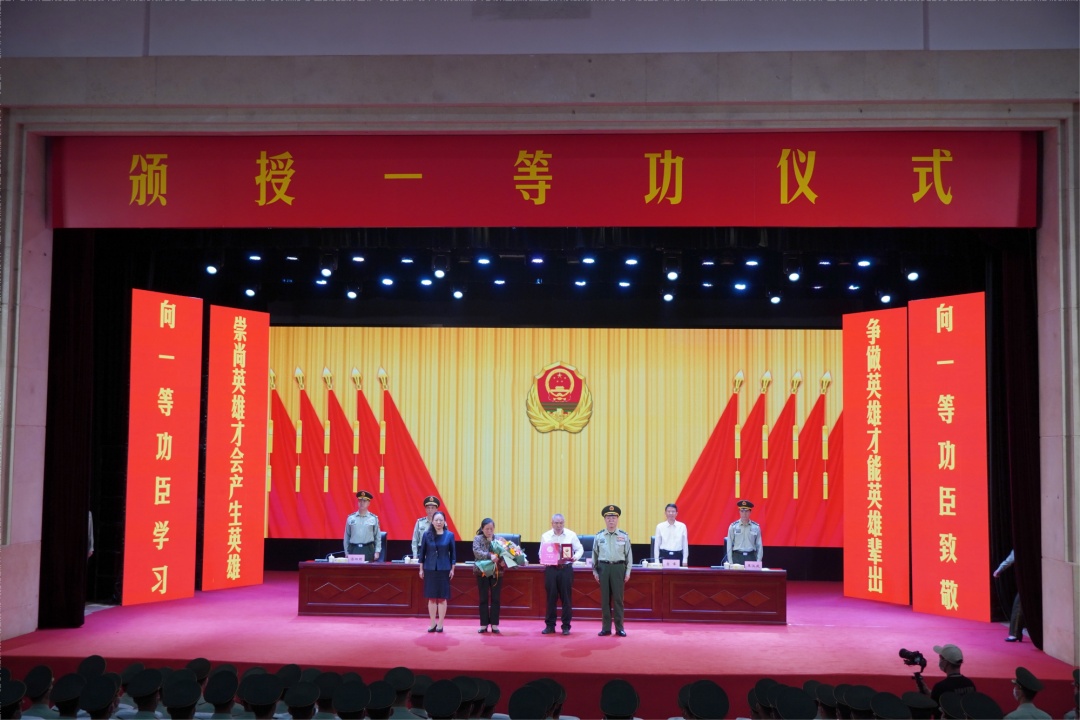 这张兄弟“合影”，令人泪目！