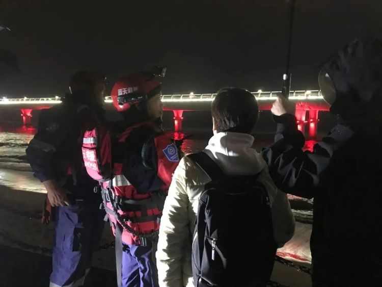痛心!厦门一男孩坠海!遗体已找到…… 痛心!厦门一男孩坠海!遗体已找到……