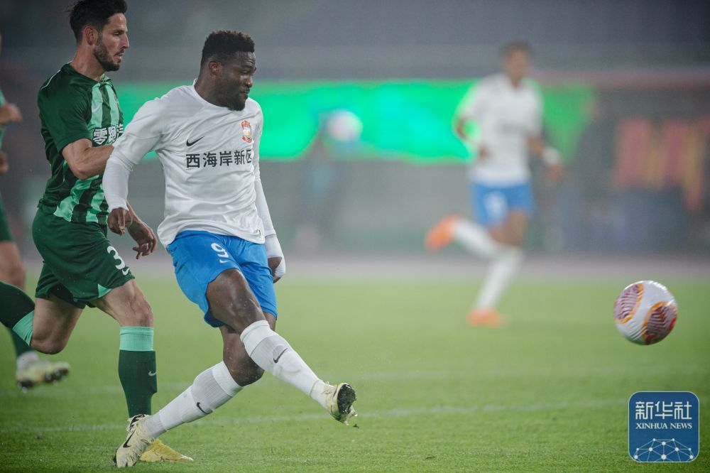 中超丨青岛西海岸队客场战胜浙江队