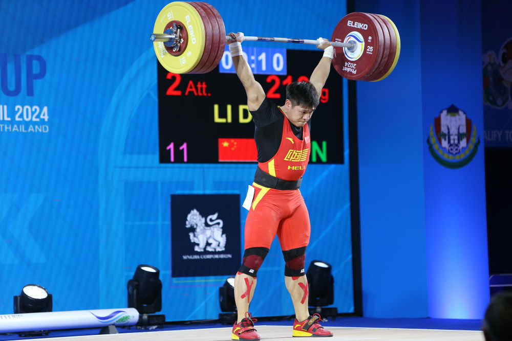 举重世界杯：李大银获男子89公斤级两枚铜牌