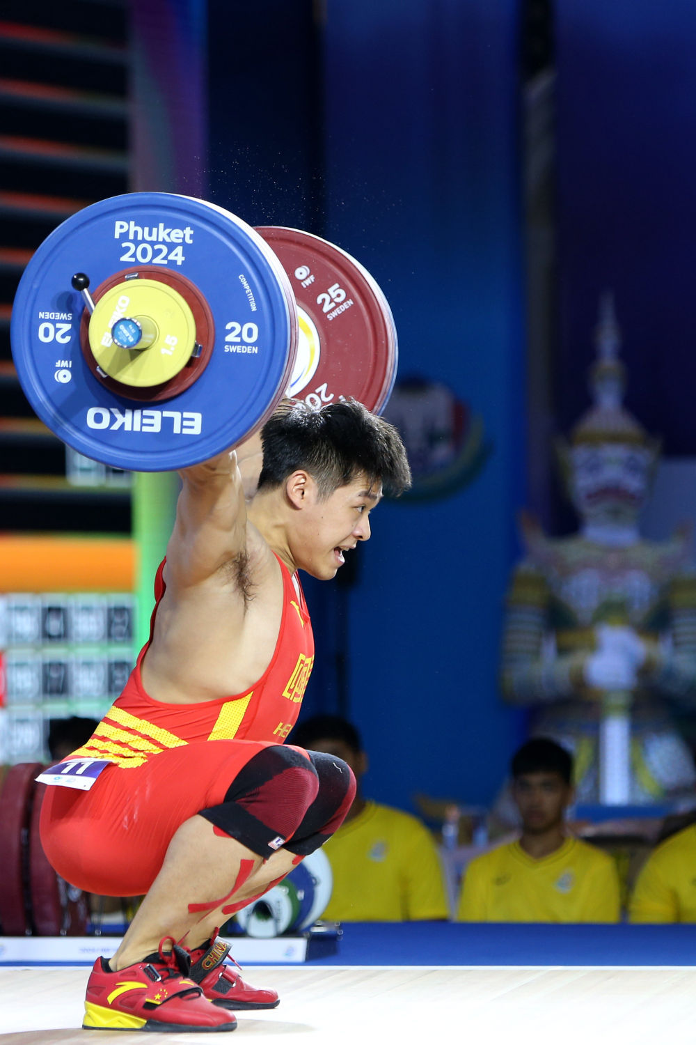 举重世界杯：李大银获男子89公斤级两枚铜牌