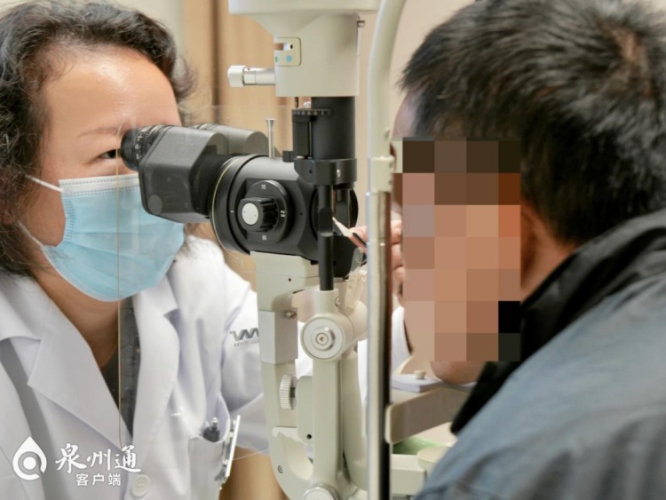 危险!泉州一男子扫墓放鞭炮,左眼被炸伤! 危险!泉州一男子扫墓放鞭炮,左眼被炸伤!