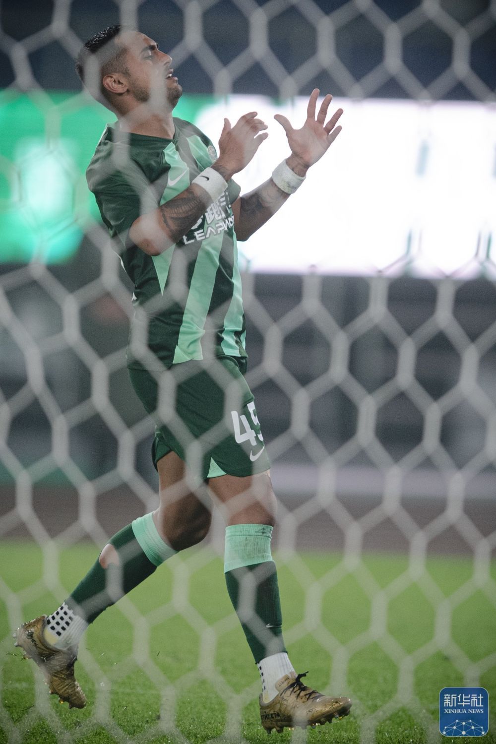 中超丨青岛西海岸队客场战胜浙江队