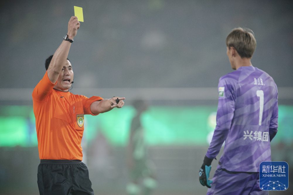 中超丨青岛西海岸队客场战胜浙江队