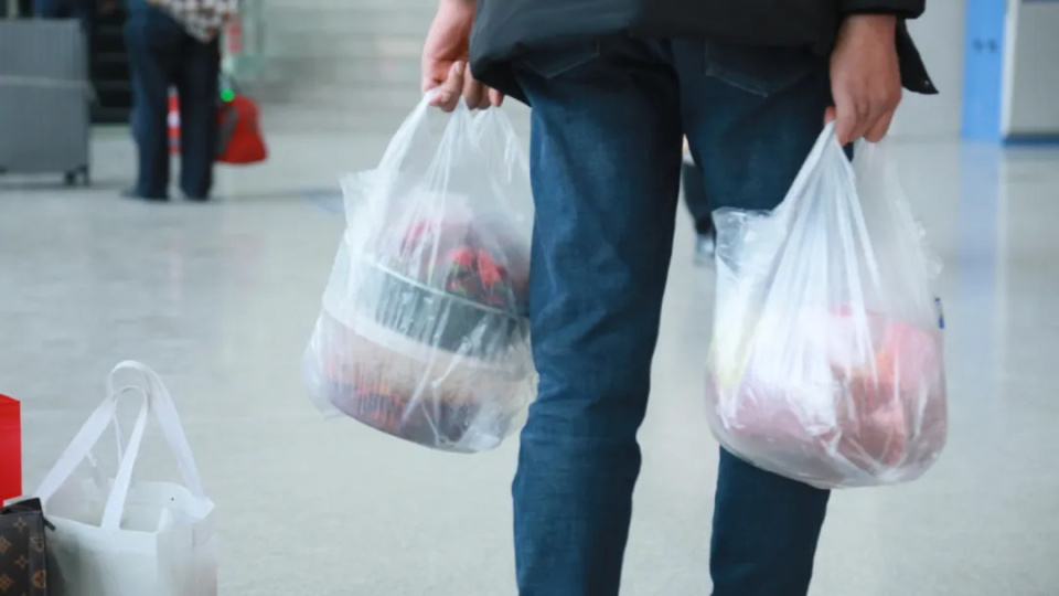 高铁站又现神秘打包盒,麻辣烫稳居“带货”榜首 高铁站又现神秘打包盒,麻辣烫稳居“带货”榜首