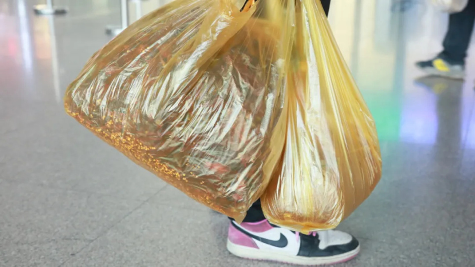 高铁站又现神秘打包盒,麻辣烫稳居“带货”榜首 高铁站又现神秘打包盒,麻辣烫稳居“带货”榜首