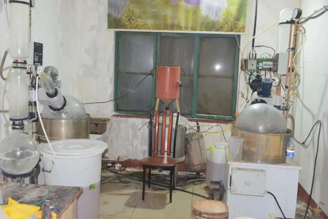 抓获16人、捣毁两处制毒工厂!山东一地警方破获重大制贩毒案 抓获16人、捣毁两处制毒工厂!山东一地警方破获重大制贩毒案