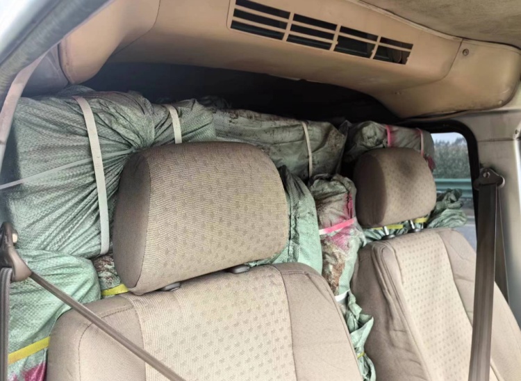 “不用麻烦警察同志,我追尾我全责”,交警:实在不对劲…… “不用麻烦警察同志,我追尾我全责”,交警:实在不对劲……