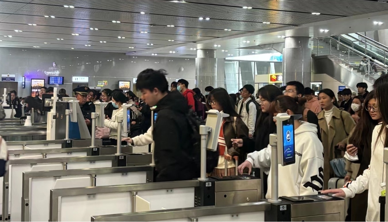 47.15万人次 郑州站创单日客发历史新高